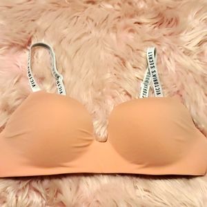 Victoria's Secret Pink Bra 💗 38 C